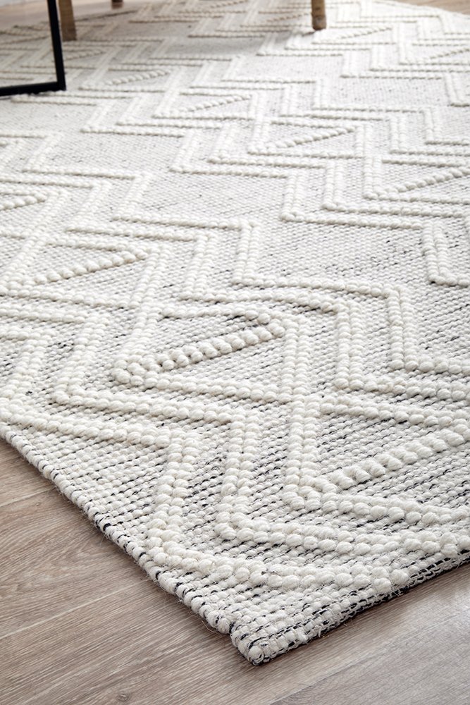 LARA OFF-WHITE WOOL BLEND RUG CORNER