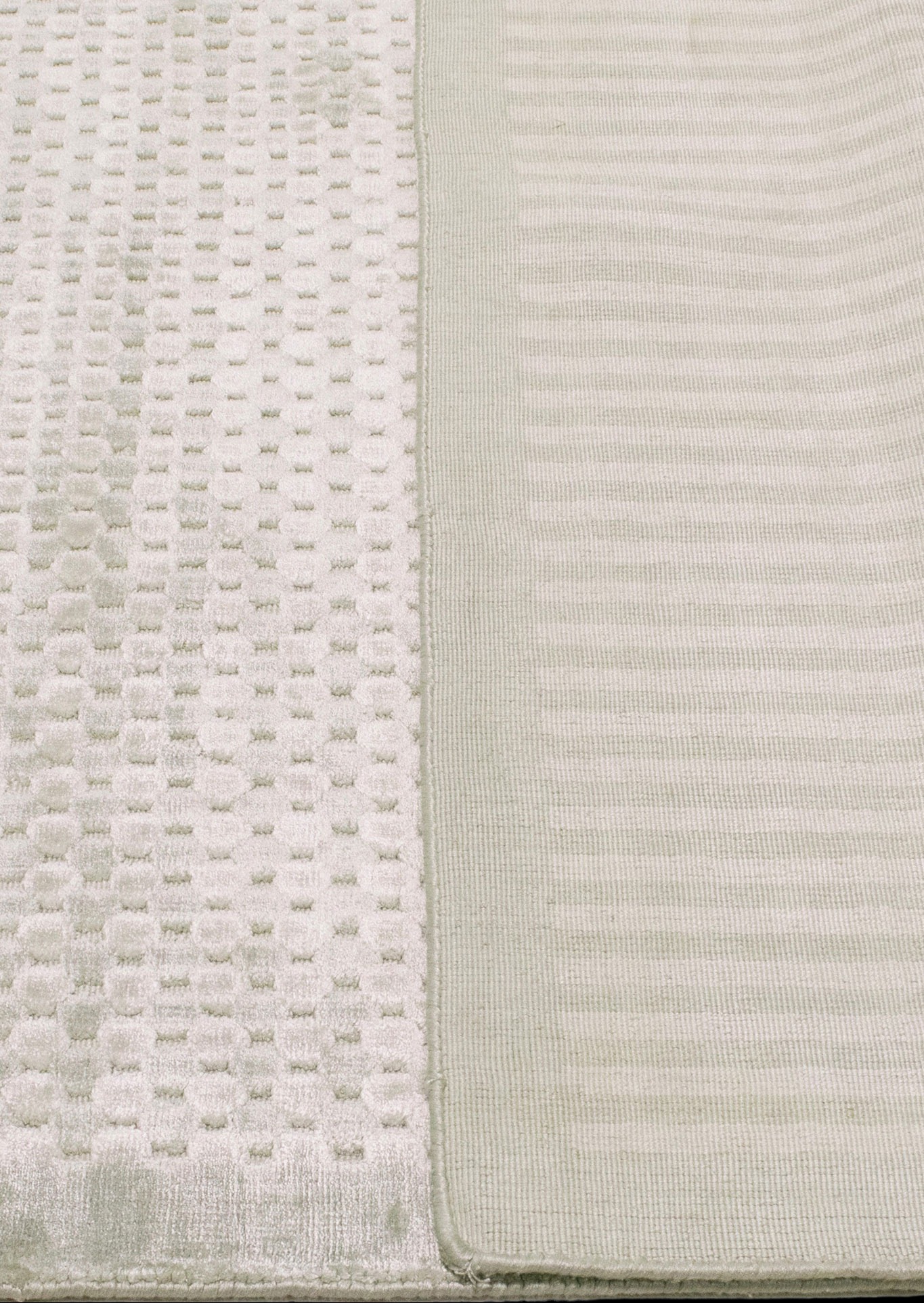 LUXE SPOTTED BEIGE BAMBOO SILK RUG BACK
