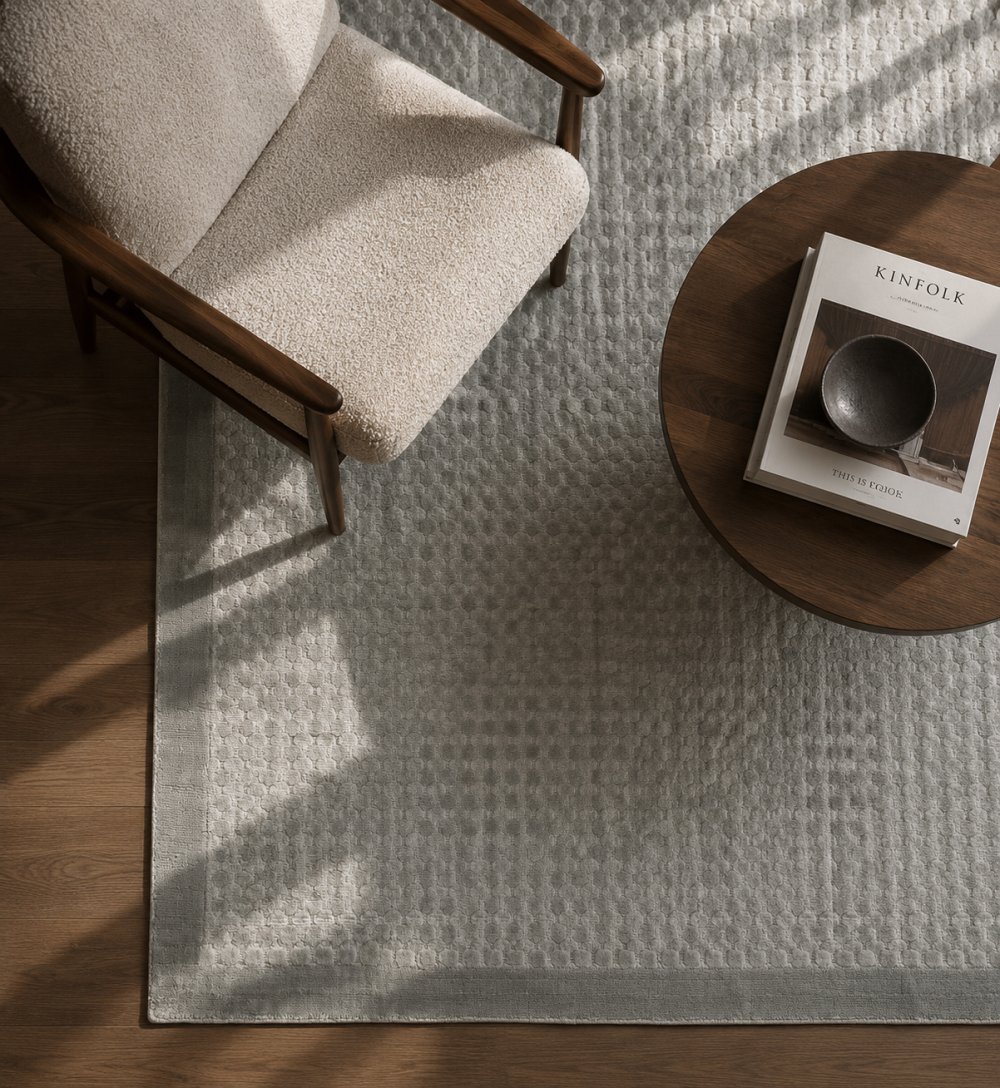 Luxe Spotted Steel Bamboo Silk Handloom Rug