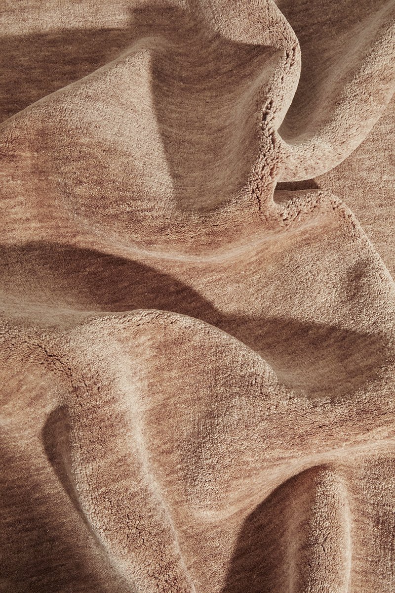 CONSCIOUS LOOM KINSHIP MOCHA MOUSSE WOOL RUG CLOSE UP